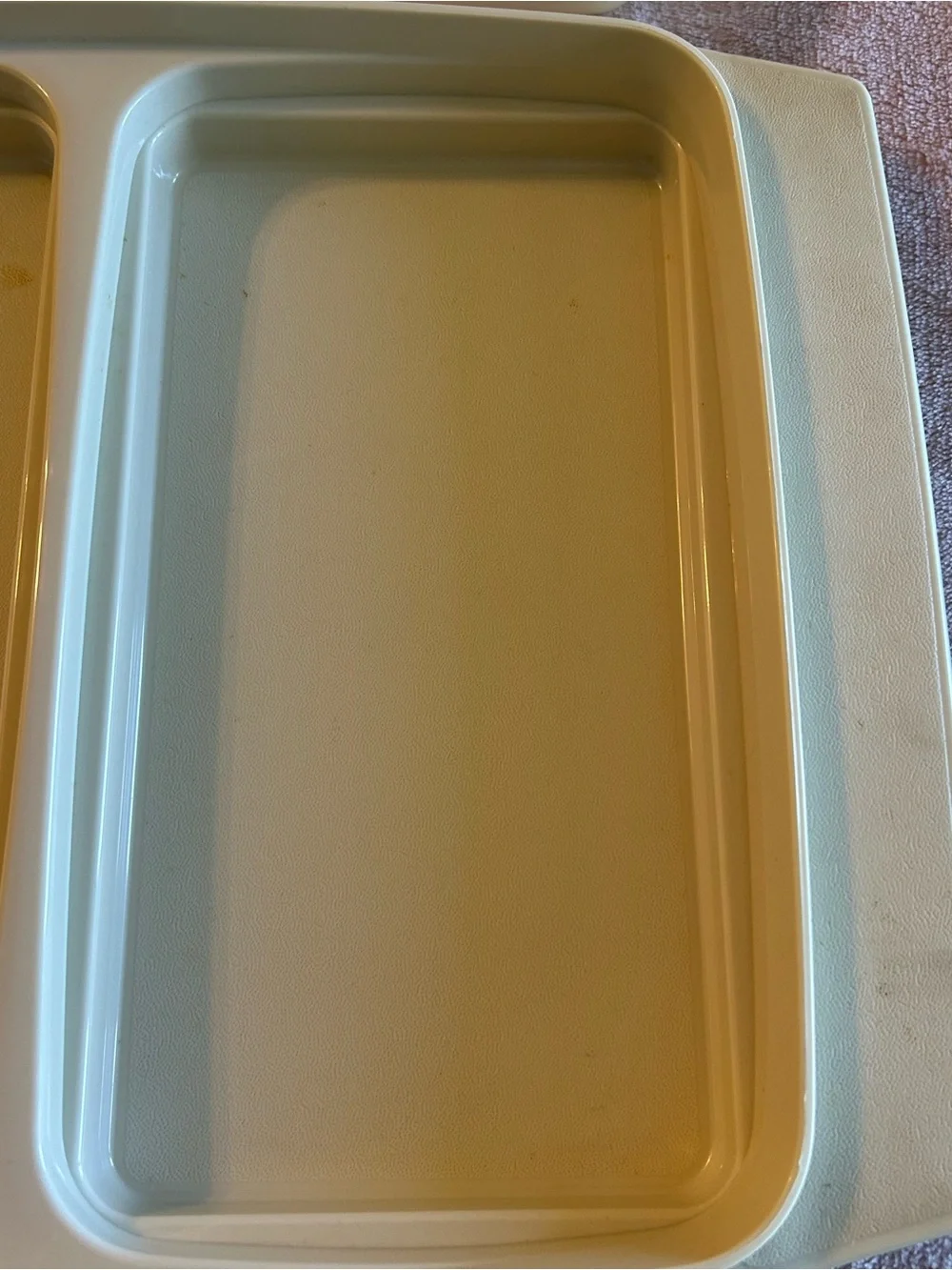 Tupperware vintage deviled egg carrier with snap on lid 723-3 made in USA